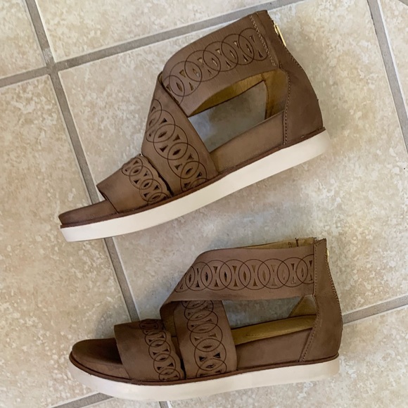 🔥 BUSSOLA LEATHER zip back brown sandals women’s size 37 7 -  7.5 - Picture 9 of 15